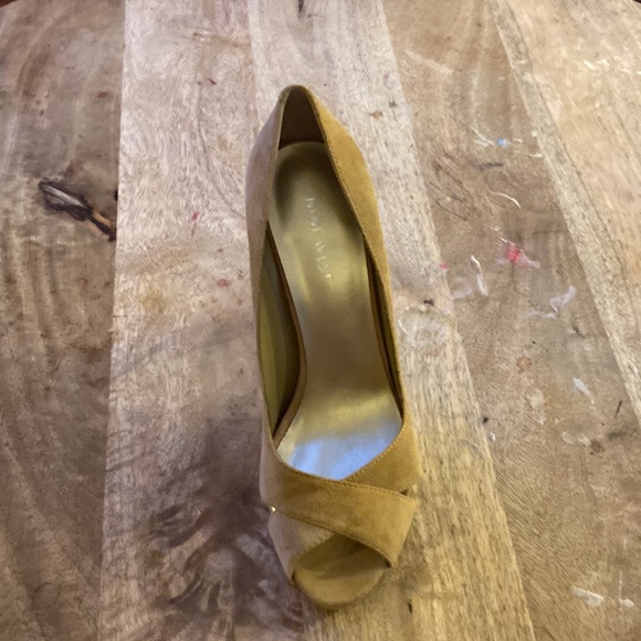 Brand new suede, size 7 - Picture 2 of 5